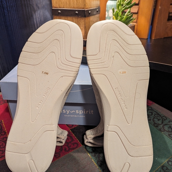 Easy Spirit Shoes New Easy Spirit Sandals Gracee 2 75 W Light Grey